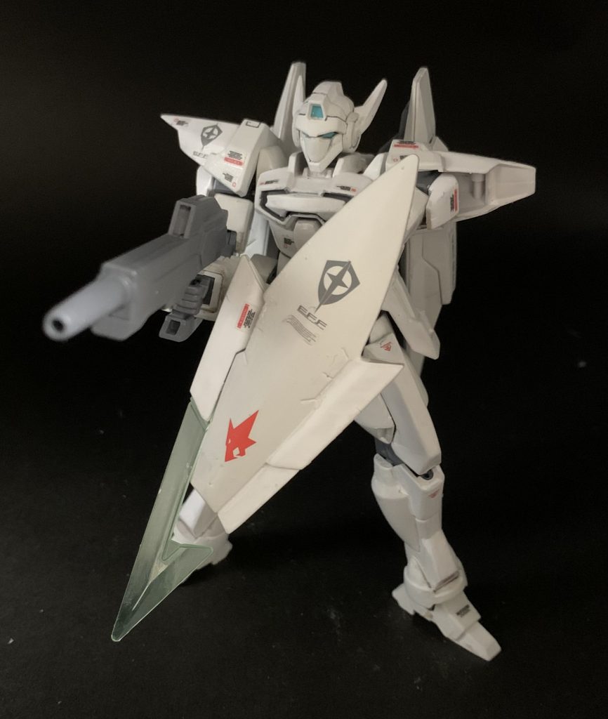 ウルフ機なのに、ウルフさん年食ったのかマーキングがなかったのが気になりましたので、小さい方のマーキングを入れました。ウルフ隊長いいキャラクターだったので死んだ時はかなりガッカリしたの覚えています。