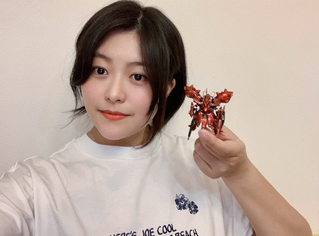 サイズはこんなもんですよの参考写真。本人です。