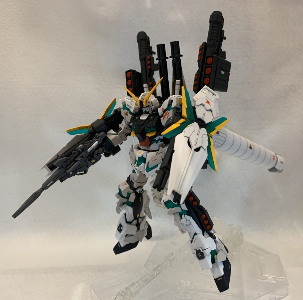 フルアーマー化。全乗せ機体好きなんですが後ろブースターユニットが長いので置き場所に困るw