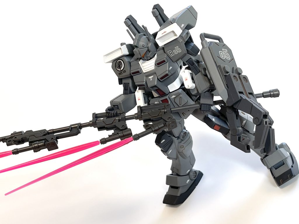 両手持ちもオッケー。しかしなんともスパルタンなジムですね…ジムスパルタンというのが実際いるのでこういう事言うとややこしいのですがw