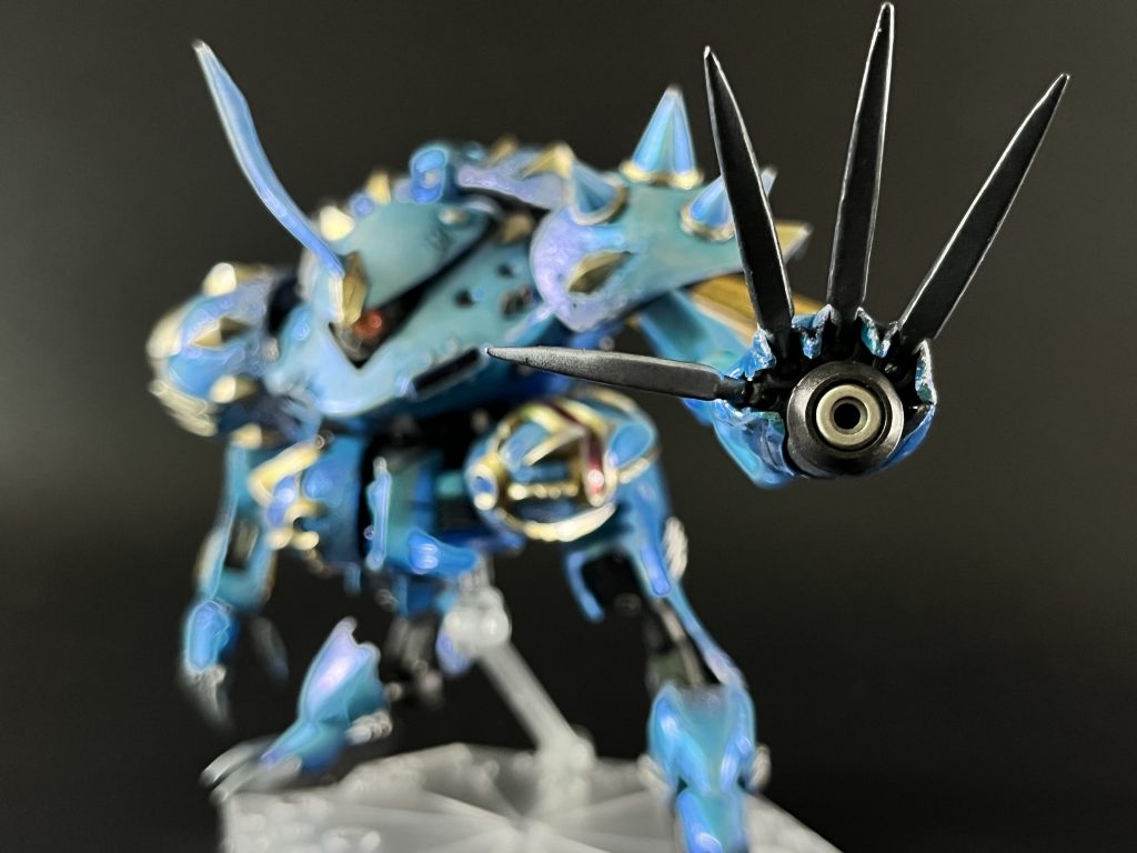 左腕の構造はハイゴッグそのまま。アンディはオーラ力に目覚めているのでオーラショットを撃ち出せます。