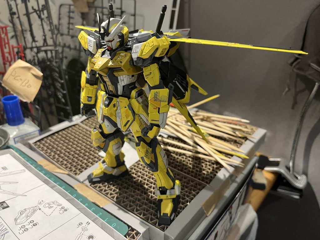 組み上がり組み上がった時点でトップコートまでの全ての工程が終了していますオリジナルカラーがどのような感じで仕上がったか初めてわかる瞬間でもあります塗ってる最中はボディのカラーとワンポイントのオレンジがイマイチかなぁと思ってましたが、組んだらいい感じだったので結果オーライ