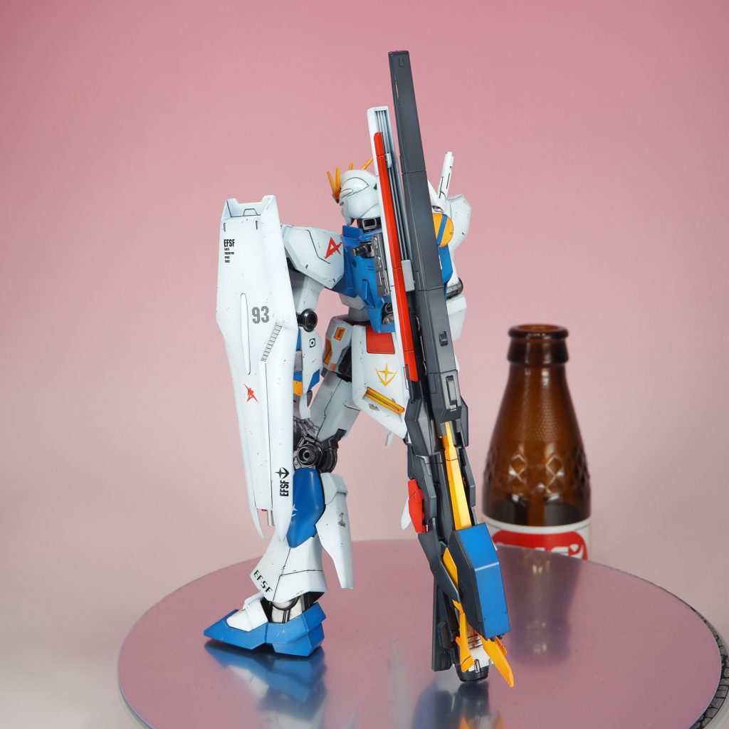 EGは肩がゆるゆるなので、瞬着パテで加工し、それなりに保持力を保てる様に加工しております。