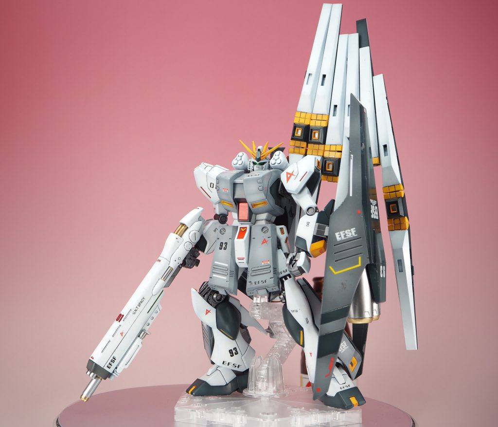 ビーム刃は共通ですのが、あんまりサーベルを構えさせる人もいなさそうですね。