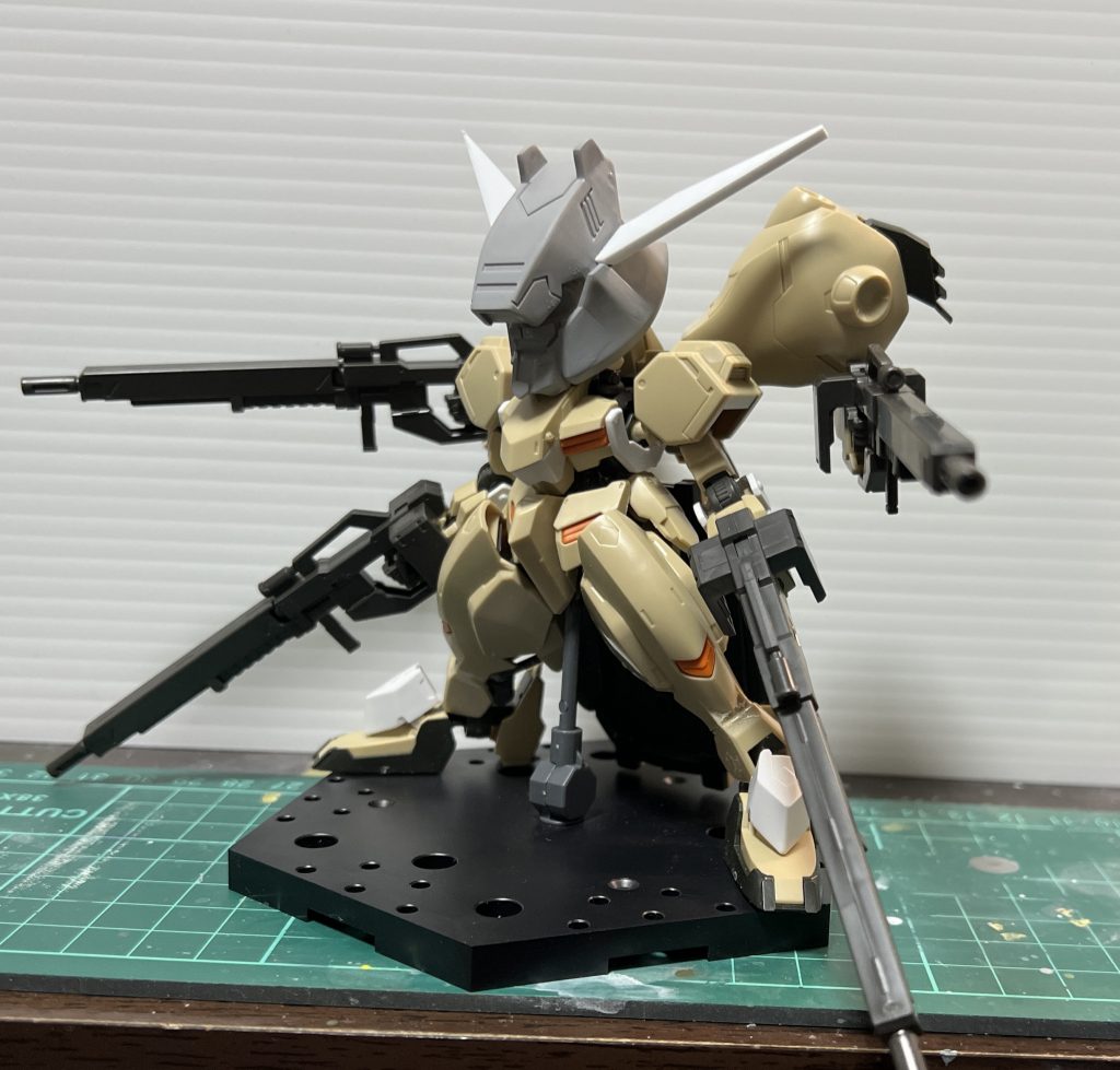 やっと納得できる顔になりました。ここまで長かったです・・・しかし初めてのガンダム系のモデリングだったので妥協は抱きませんでした。