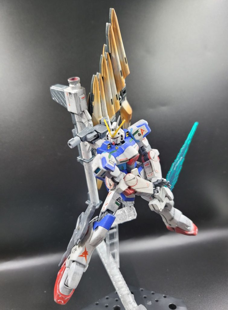 ビーム・ソードνガンダムの「背中から抜刀するサーベル」を再現ネオハイパーメガバズーカランチャー装備時はランチャーの末端に納刀これもジェガンブラストマスターからですエフェクトはヘリオスのを拝借