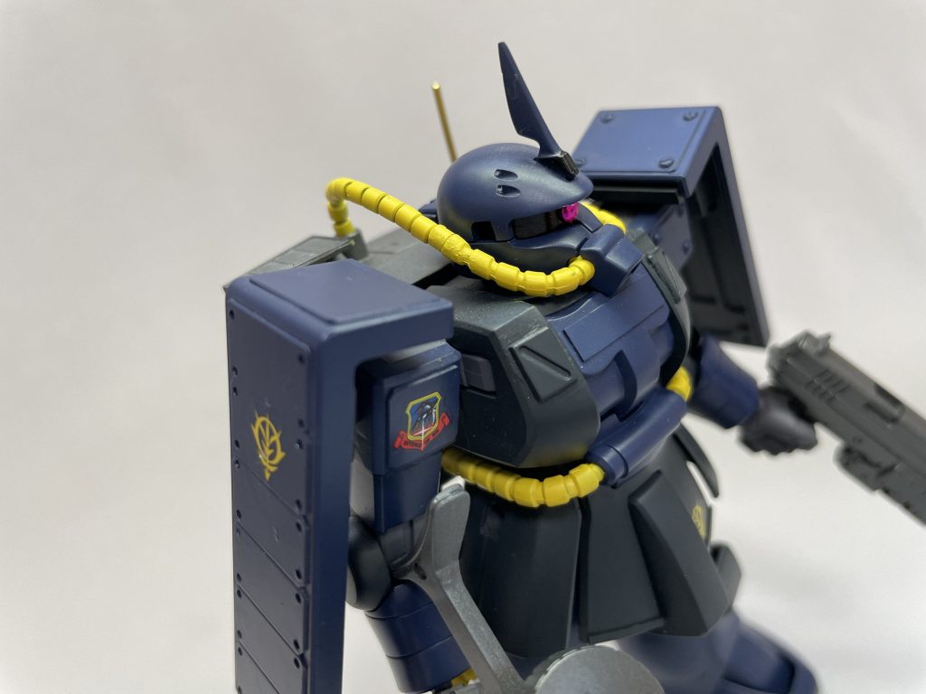 右側のダクトはスプリングとモビルパイプ、アンテナは真鍮線