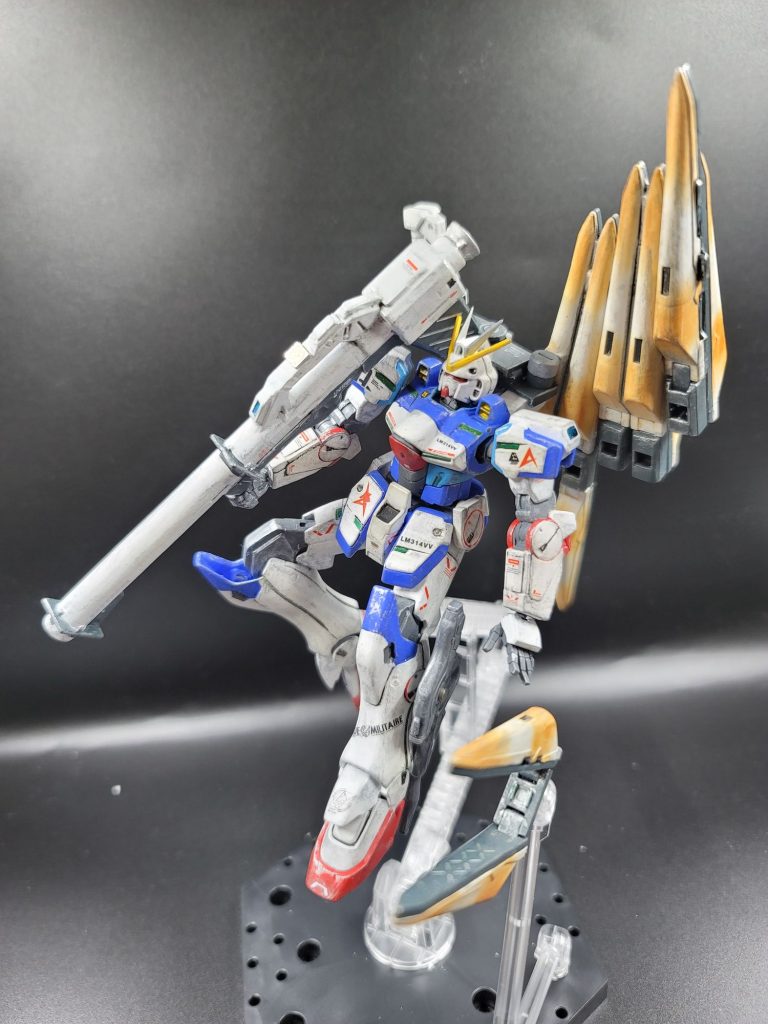 ちなみにビームライフルは磁石で原作通りにサイドアーマーや足にマウントできますヴェスバー装備時は干渉が激しいですけどね