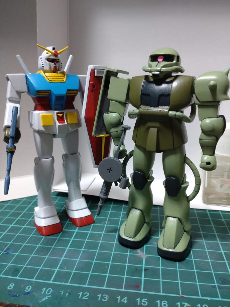 ガンダムと。うーん!これぞノスタルジック!やっぱり旧キットは最高に楽しい。