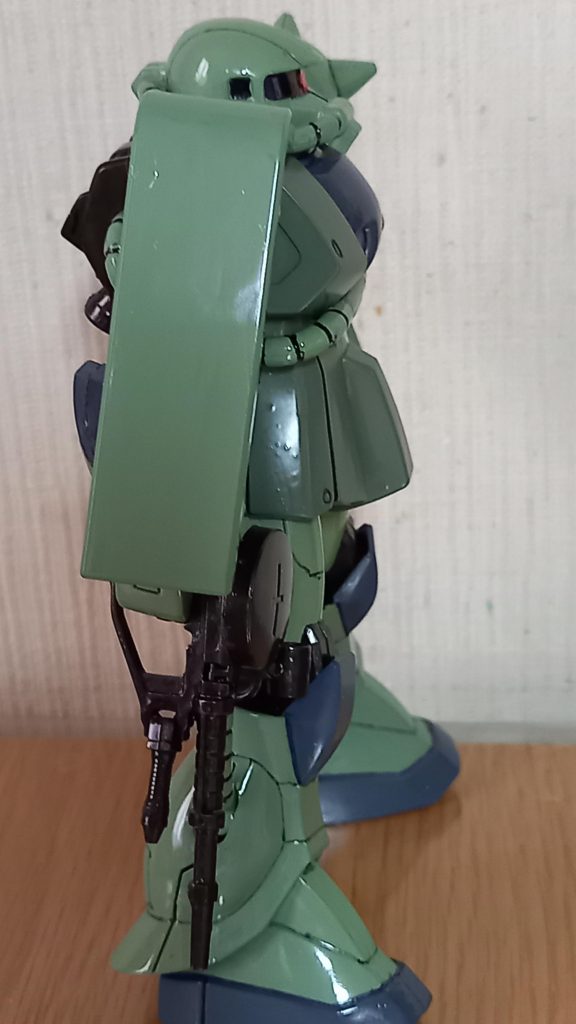 ザクマシンガンと関節部分は黒鉄色にしました。