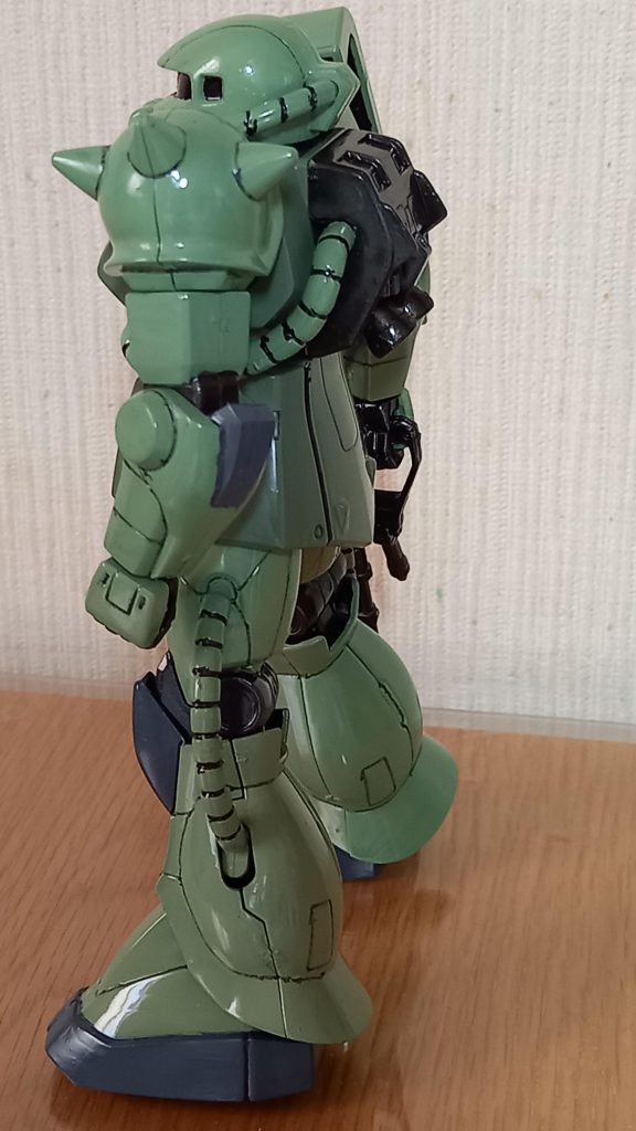 FGは関節可動域が狭いので、いろいろなポーズをとることができませんが、素立ちでも十分に楽しめます。私はあまりポーズをとらせず、眺めて楽しんでいます！