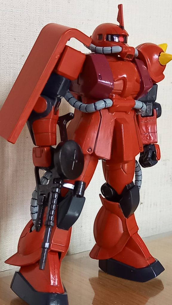 色調が豊かな雰囲気は作っていて、ワクワクしました。あ～、ガンプラを塗装していくと完成に近づくにつれて嬉しくなっていくんだよなと子供の時の良き日を思い出しました！