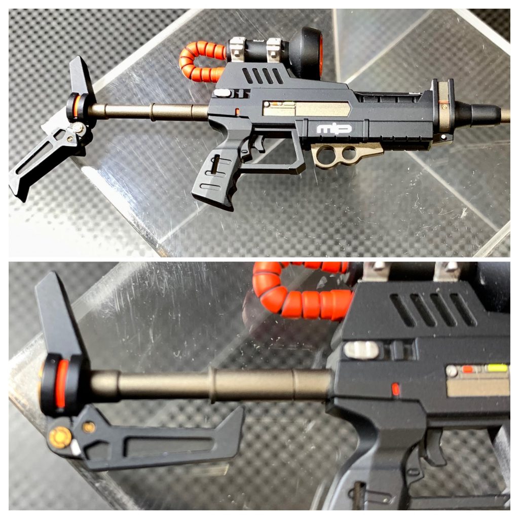 腕に這わせて見たかったので可動式に