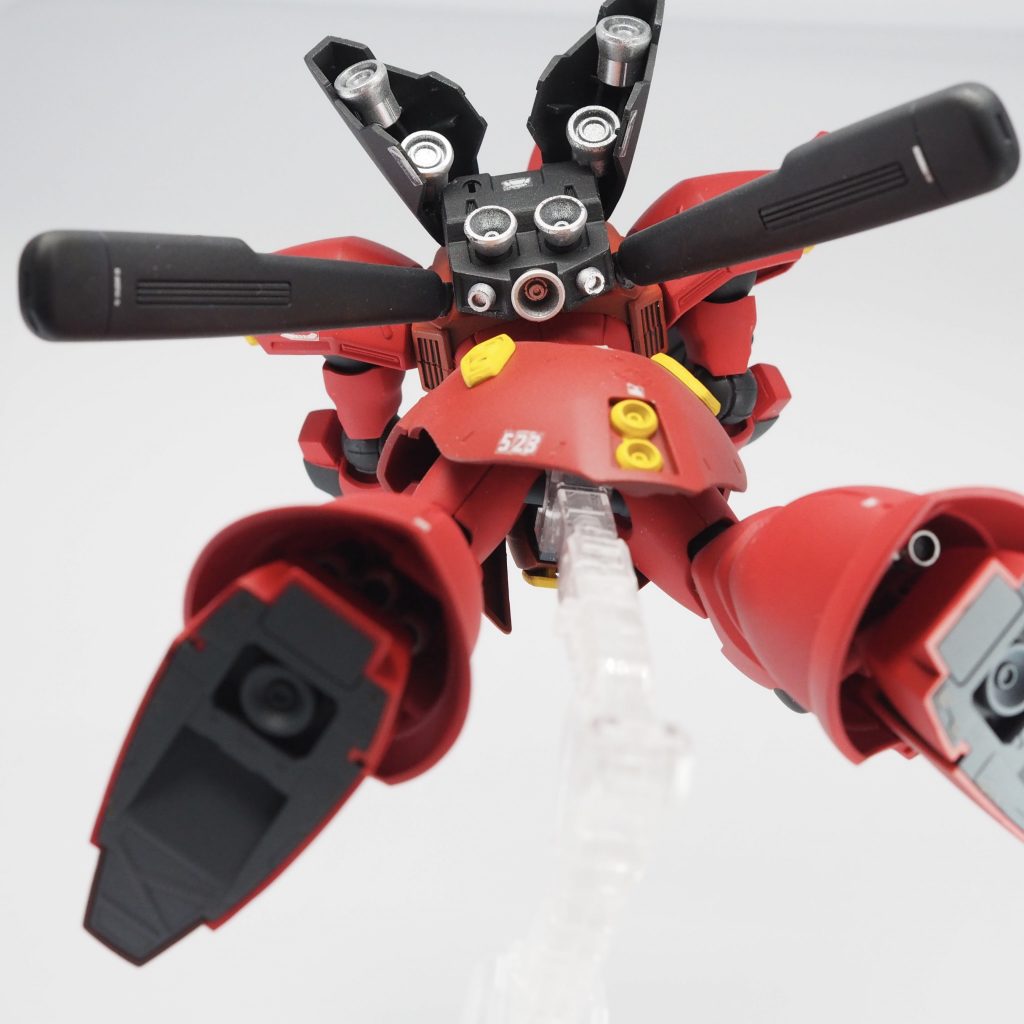 隠れて見えない物もありますが、バーニアはかなりの数になりました。