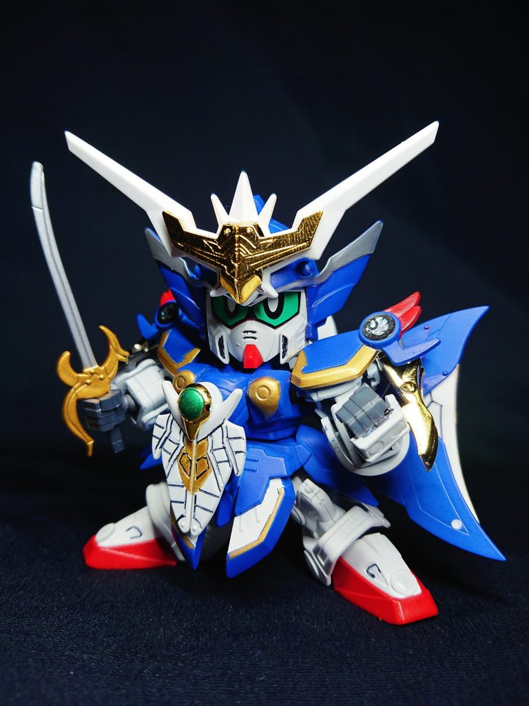 基本となる武者形態です。シンプルなカラーリングですが、見た目のカッコよさは旧キットから引き継ぎできました。