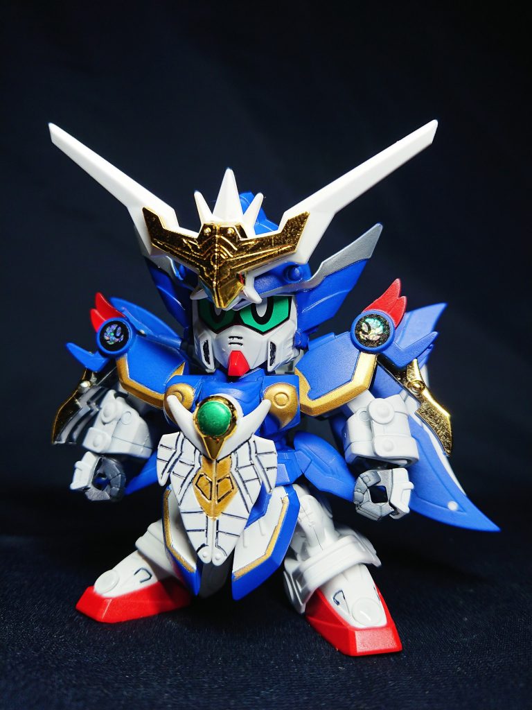 兜はかなり窮屈なので、内部のピン等を削っています。フロントスカートは旧キットに非常によく似た形の號斗丸のリヤスカートを使用。サイドはEXスタンダードのゼロカスを使用しました。