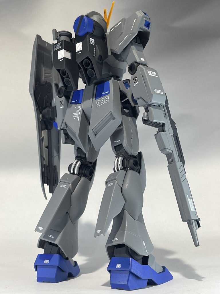 はじめてEGガンダムシリーズを購入したのですが予想以上に作りやすく、合わせ目も殆ど無いから達成感も高い。