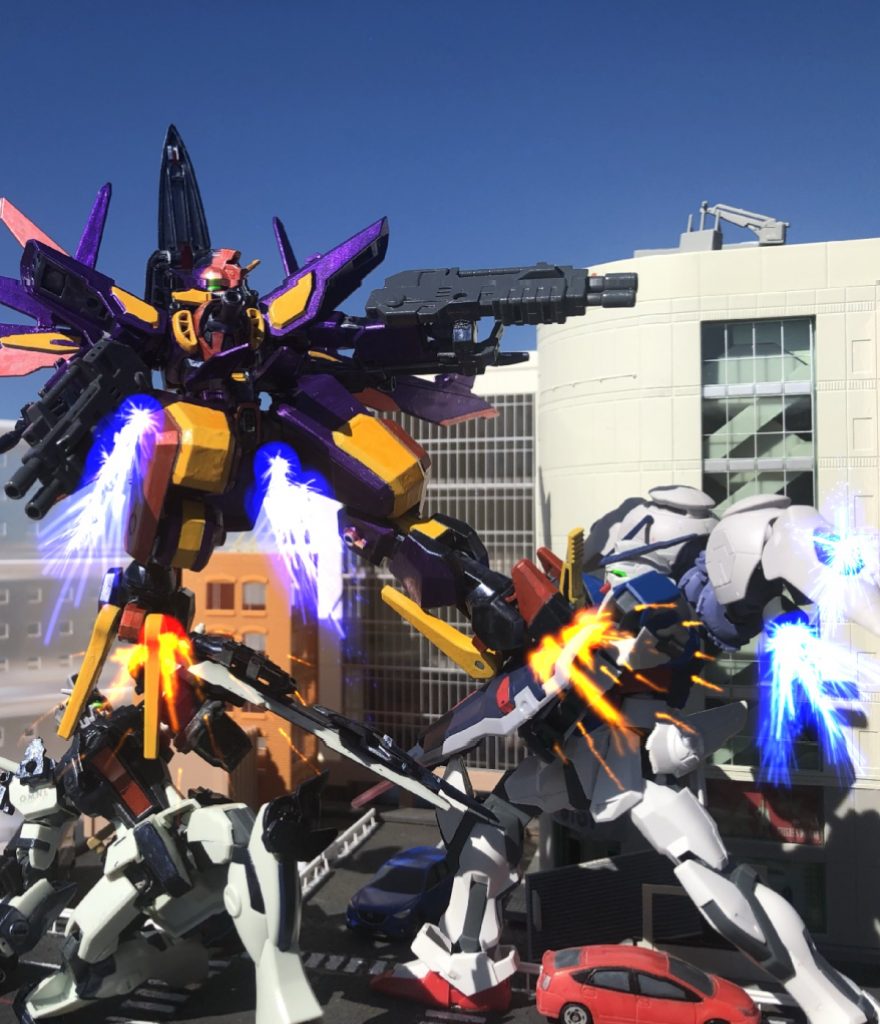 過去作「リザーブガンダム」で描写されたアングリフスガンダムとの決戦の続き。両者に向かって突如急降下し奇襲を加えてきたヴィドフニールガンダム。その機体重量と慣性による衝撃はまともに受ければMSですら致命的なダメージを負う。アングリフスは間一髪バーニアを吹かし衝撃を受け流せたが、リザーブガンダムは真上からもろに衝撃を受けて大きく膝をついてしまう。果たしてそこで生じた隙は両者の命運を分けてしまうのか…?