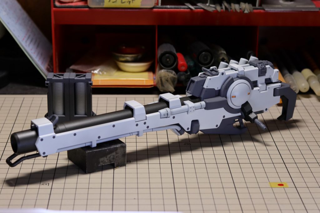 強化型Hi-νガンダム+ハイパー・メガ・バズーカ・ランチャー–2枚目/制作者：Nu11