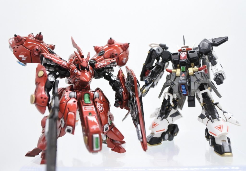 ザクⅢと並べてみたら、ナイチンのほうが少し大きい。(当たり前)