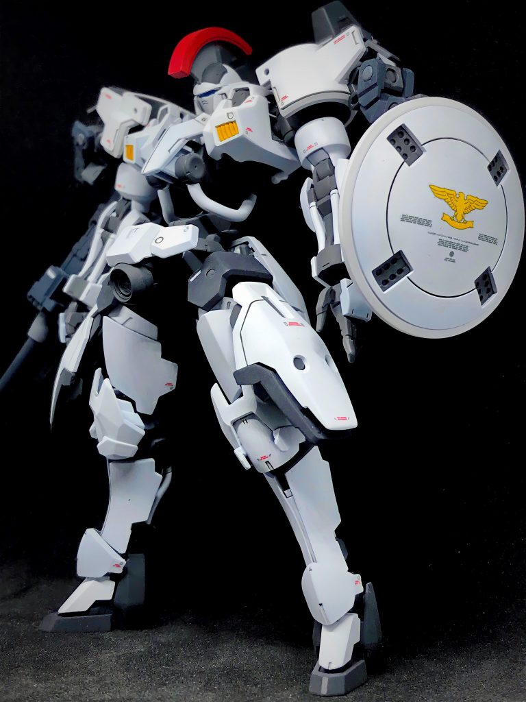 ギャラルホルンへ経済支援を行ってきた巨大財閥のロームフェラ財団がギャラルホルン内に特務機関OZを設立し独自開発した初のMSという設定です