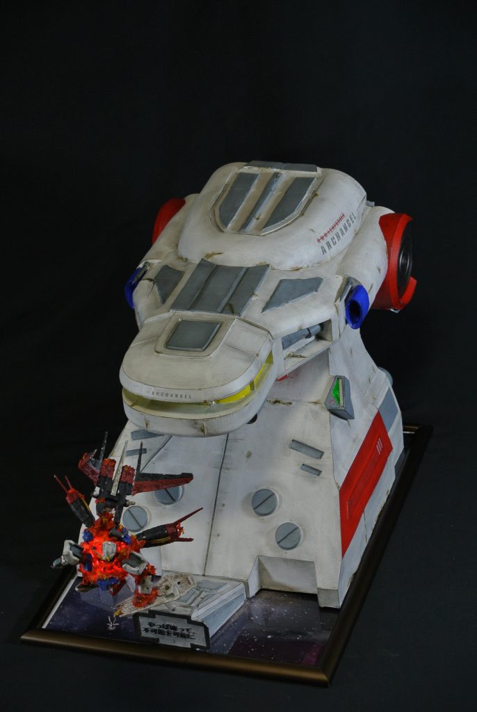 上面から。ベースはA3サイズの額縁です。一応宇宙シーンを印刷して挟んでいます。