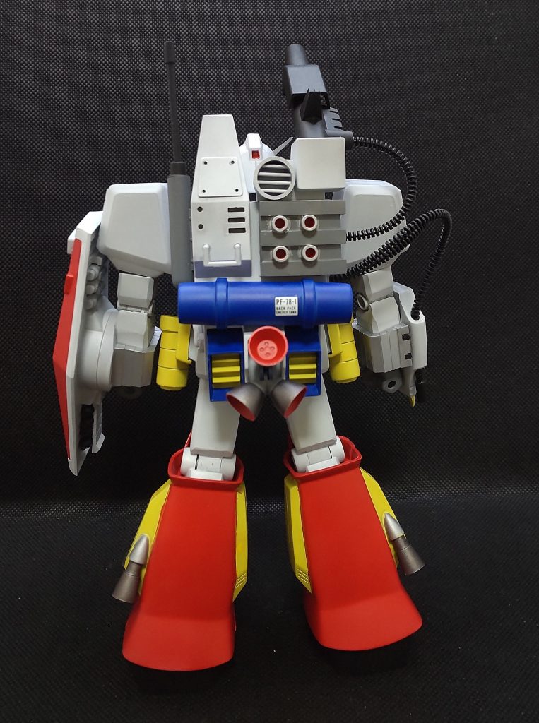 やっぱり背面はワクワクしますね。