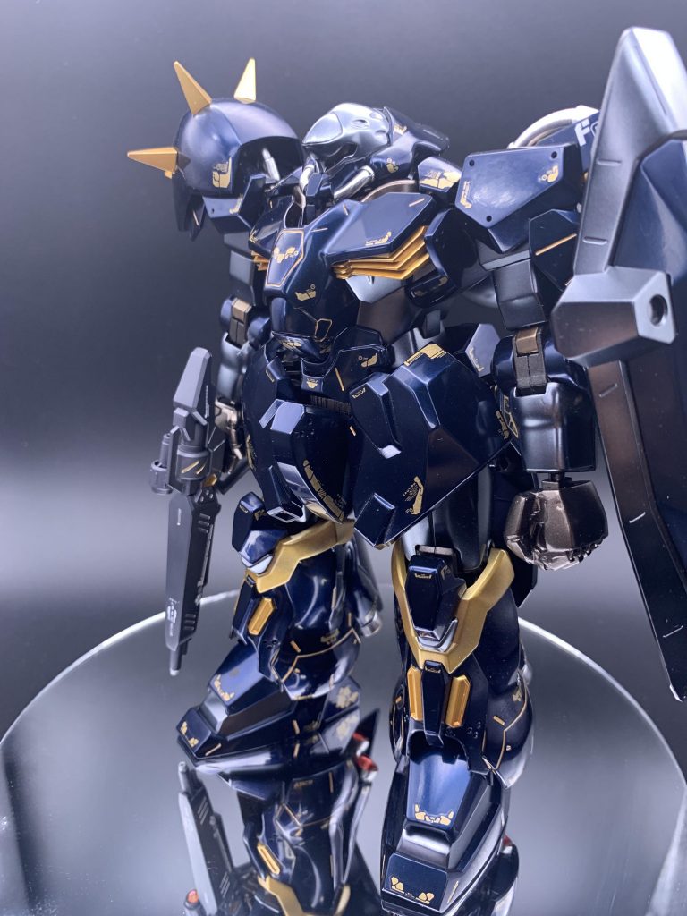 合わせ目消しのために結構無茶な改造をしたので、あまり派手に動かせなくはなりましたが代わりにターンテーブルを導入した結果、回しながらパシャパシャと撮影して色んな表情が楽しめました。