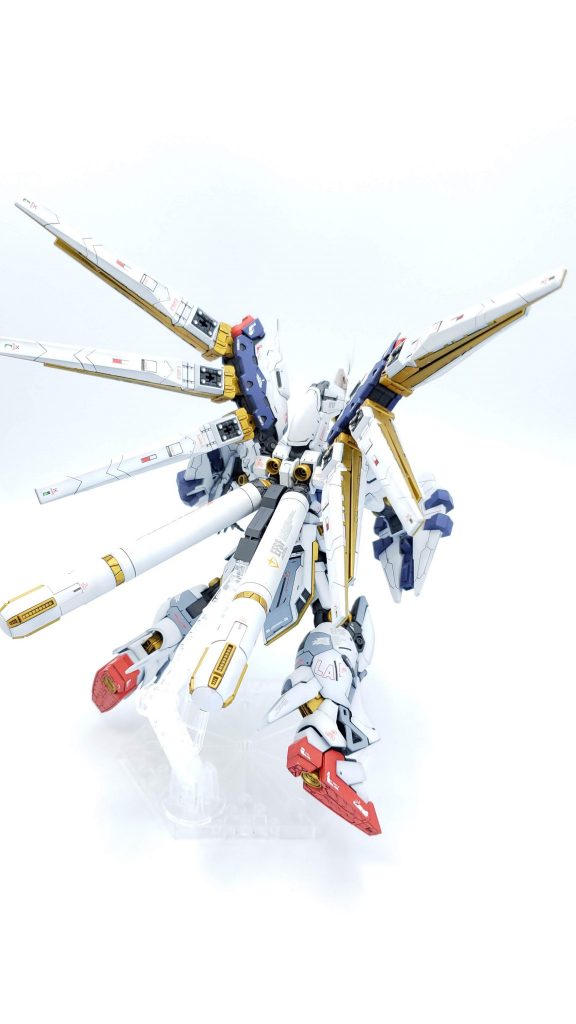 フィンファンネルをミノフスキーフライト(UFOみたいに発行するやつ)をイメージしてカラーリングしてみました🤤ペネロペーなような発光パターン・怪鳥の鳴き声のような飛行音を出しながら飛ぶ…妄想🤤🐦キュインキュイン