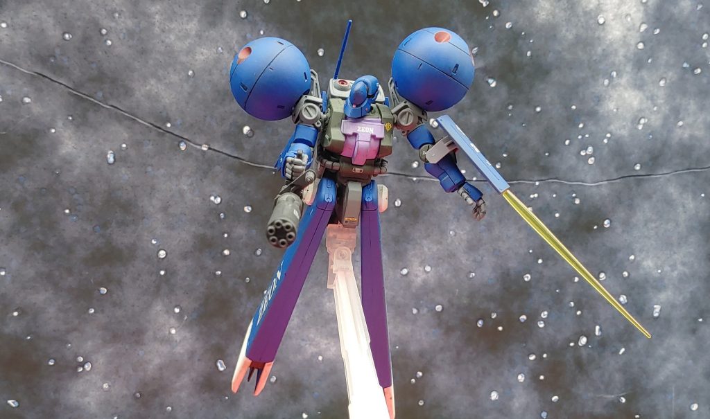 ガトー専用ザクの配色にしました　胴体がザクなので