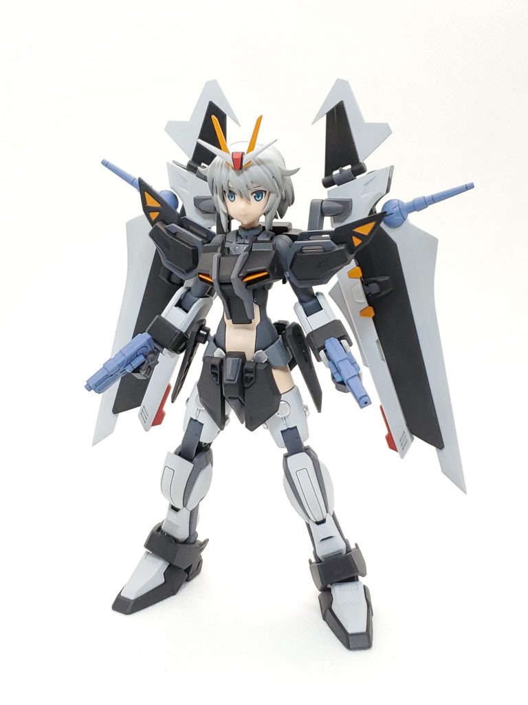 まずはノワールから少し古いキットですが接続を30MMから移植することで少々強引に解決しています