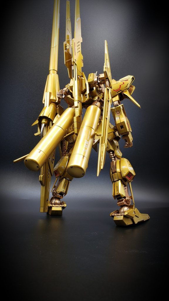 お気に入りのバックショットプロペラントタンクはMGサザビーのものに変更しています