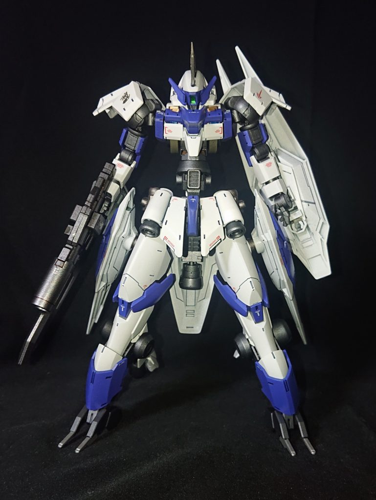 正面から。基本的にはレギンレイズジュリアを素体とし、アインのマスク等を使用しています。