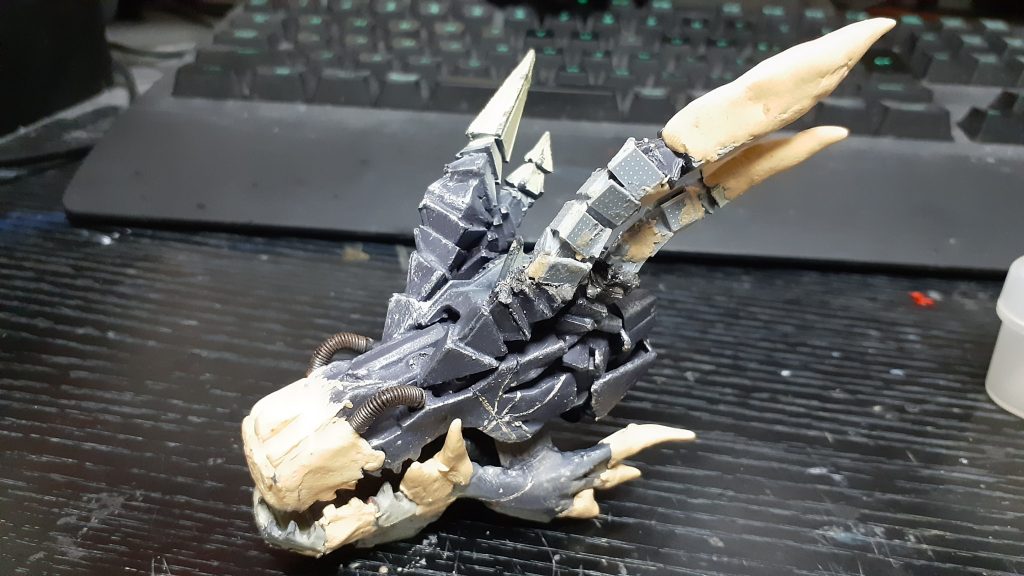 顔も少し改良。