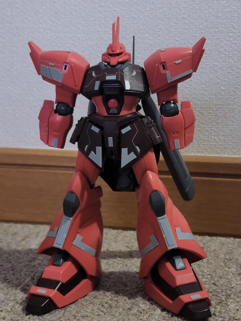 塗装前スジボリいれたら胴体がシナンジュっぽい