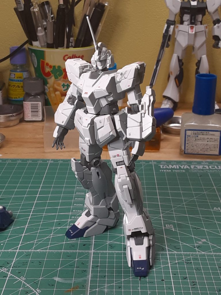 エッジ線書き込み前です。次は何をアニメ塗りしますかねぇ。。。