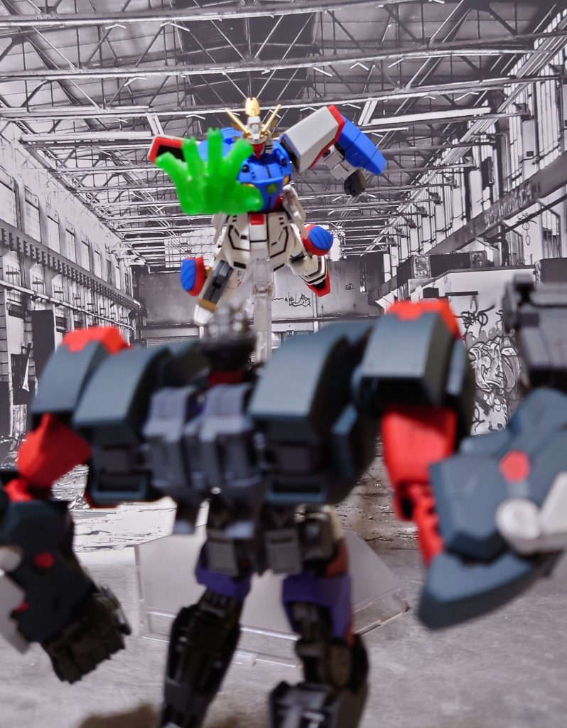 “砕け!必殺!シャァァァイニィング、フィンガー!”