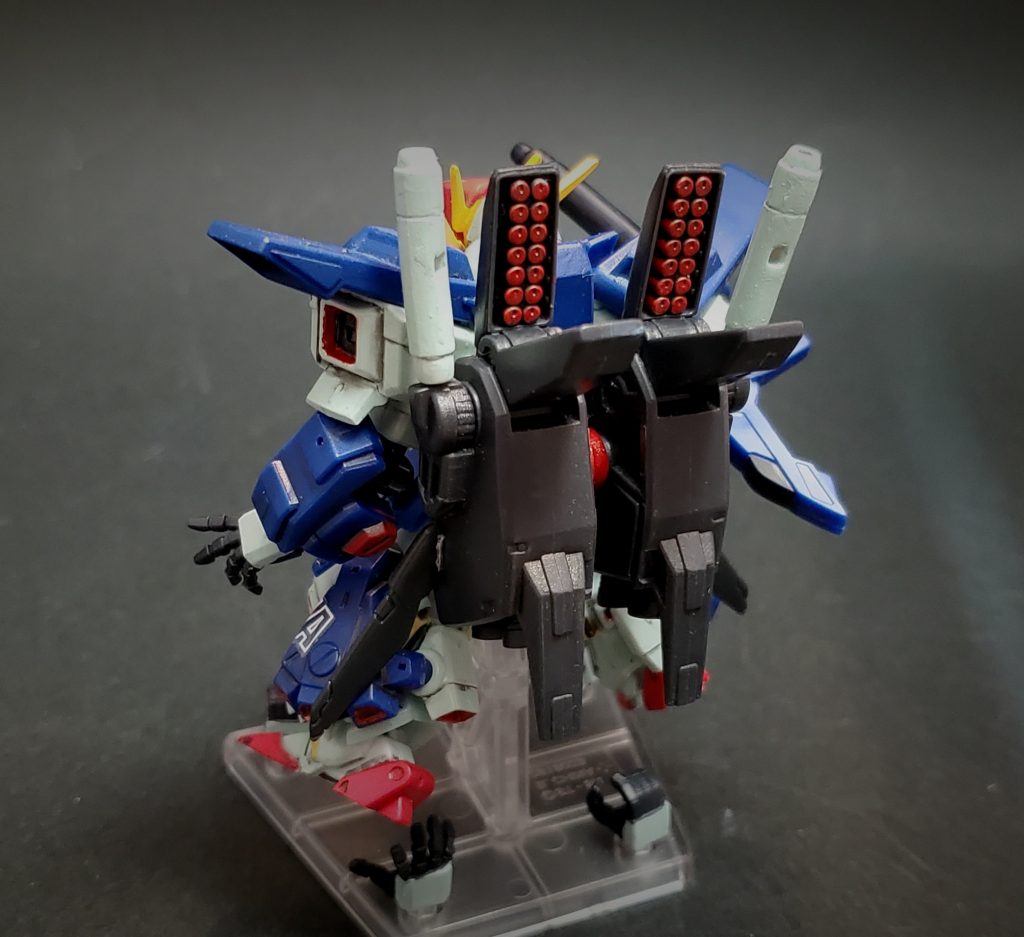 ミサイルポッド内部も塗装してます