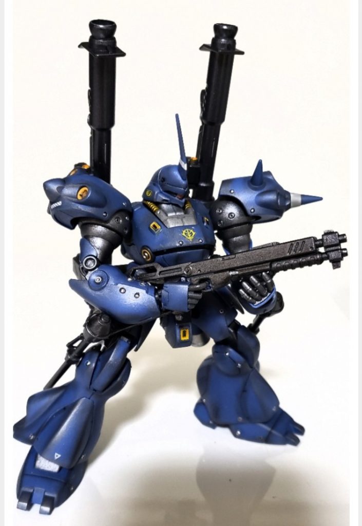 ショットガンを構えるケンプファー!