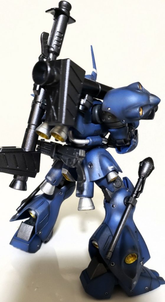 ジャイアントバズを背負ったほうがカッコ良いですね!全身に計80個のメタルパーツ(かしめ玉)を埋め込んでます。