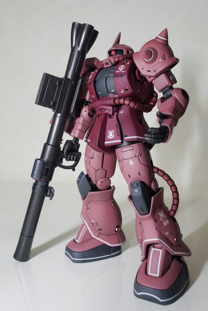 脚部ラインデカールはザクII+ザクIのものを追加して貼り付け。