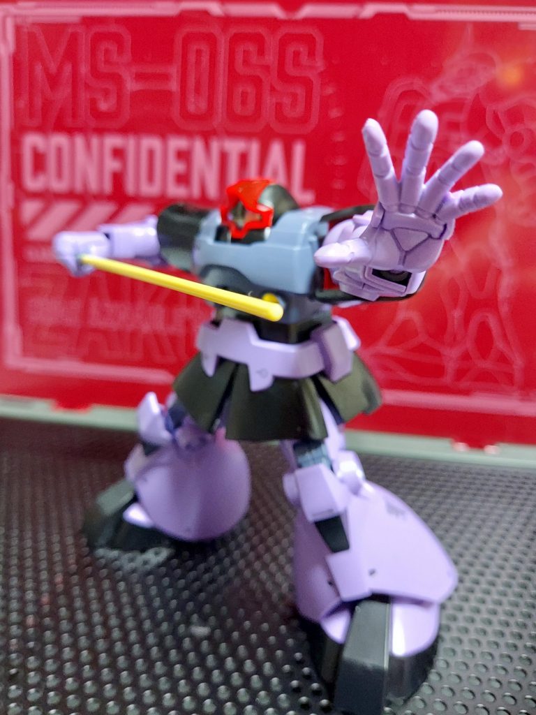 ヒートサーベルを装備!この ぐわっ! って感じに開いた手がいい味だしてますよね🎵
