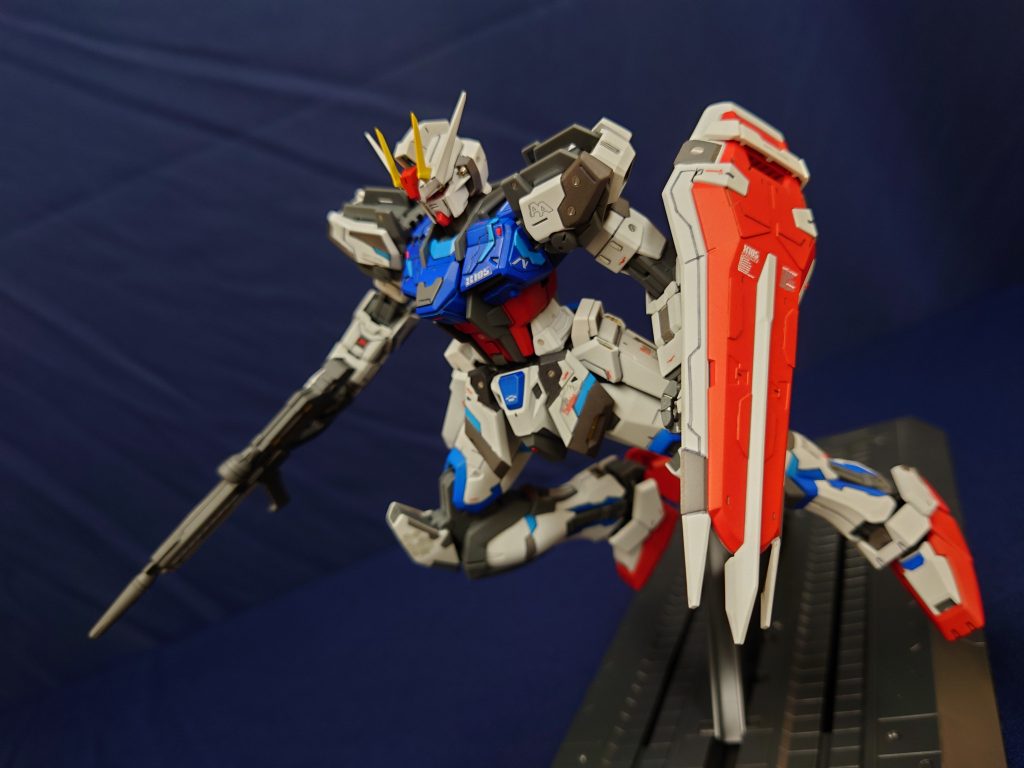 素トライクガンダム出撃！…ストライカーパックが無いだけで不安感が拭えないwシールドにも少しだけ手を加え、カラーはイエローをあえてホワイトにし、シンプルな雰囲気にしました