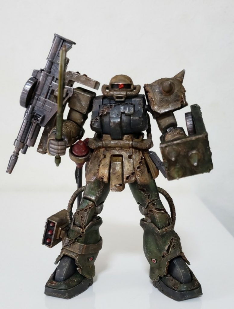 タミヤカラースプレーのライトサンド+ルマングリーンで仕上げました。ちょっとルマングリーンが明るすぎるな～ってことでMrウェザリングカラー(グランダブラウン)でウェザリングしまくった結果…パッと見では上下色違いが分かりずらくなってしまったような💦サビ表現はMrウェザリングカラー(ラストオレンジ)です。エナメルシルバーでドライブラシも施してます。