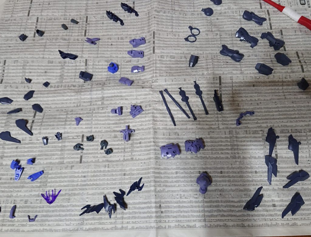 一度完成したものをばらして、マジックリンで最初に塗った色を全部落としました😅