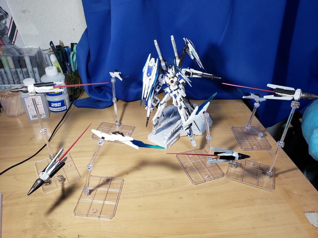 無人機はほかの3機よりも、ヴァルキリーへの脅威度が高いことを察したかのように、全ての小型無人機がヴァルキリーへ襲いかかる。僚機もヴァルキリーを支援しようとするが、