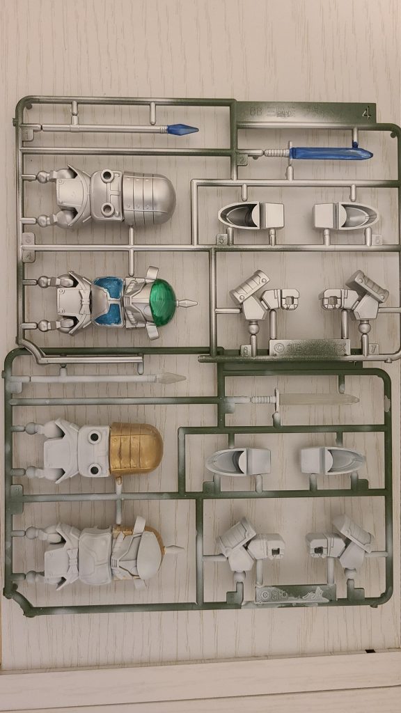 娘には下塗りしたランナー塗装を用意このまま1週間…いつか3体揃ったら董卓ザクとセットで追加したいと思います