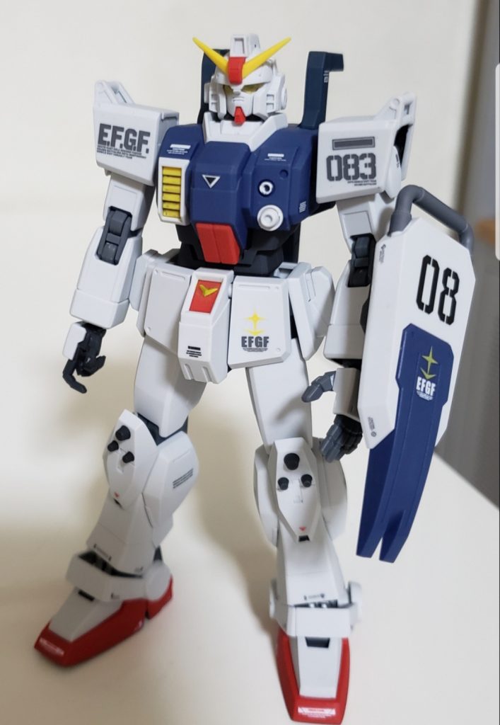 ②陸戦型ガンダム(パラシュートパック)汚し前の状態です。膝立ちが綺麗に決まるので輝き撃ちジオラマの素体としてリバイブ版の陸戦型ガンダムの方をチョイス。このキットは合わせ目もなく色分けや可動域も優秀なキットだけど足裏の肉抜きだけはアカンな…