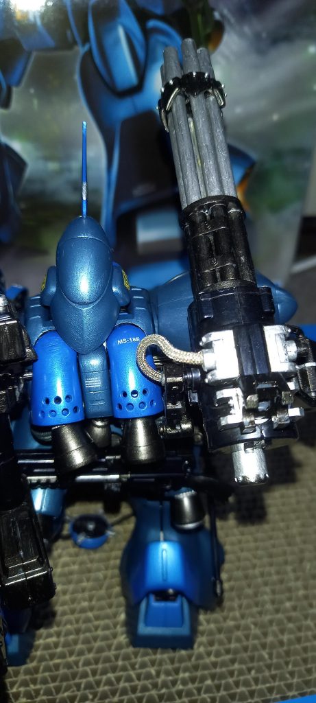 付けるだけでは面白くないので2.6mmメッシュパイプで動力パイプを表現