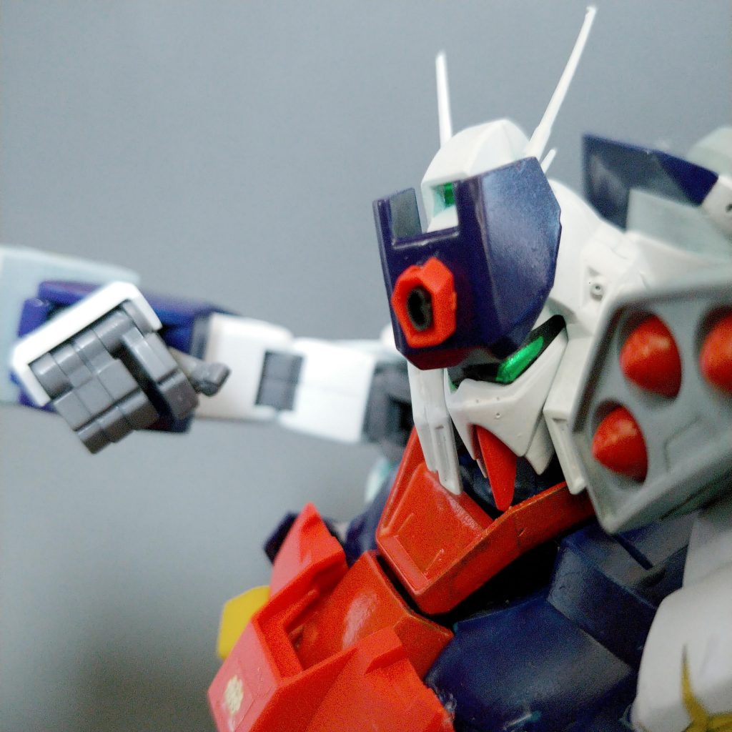 アストナージの愛がこもったリ・ガズィ。これならサザビーもブン殴れます